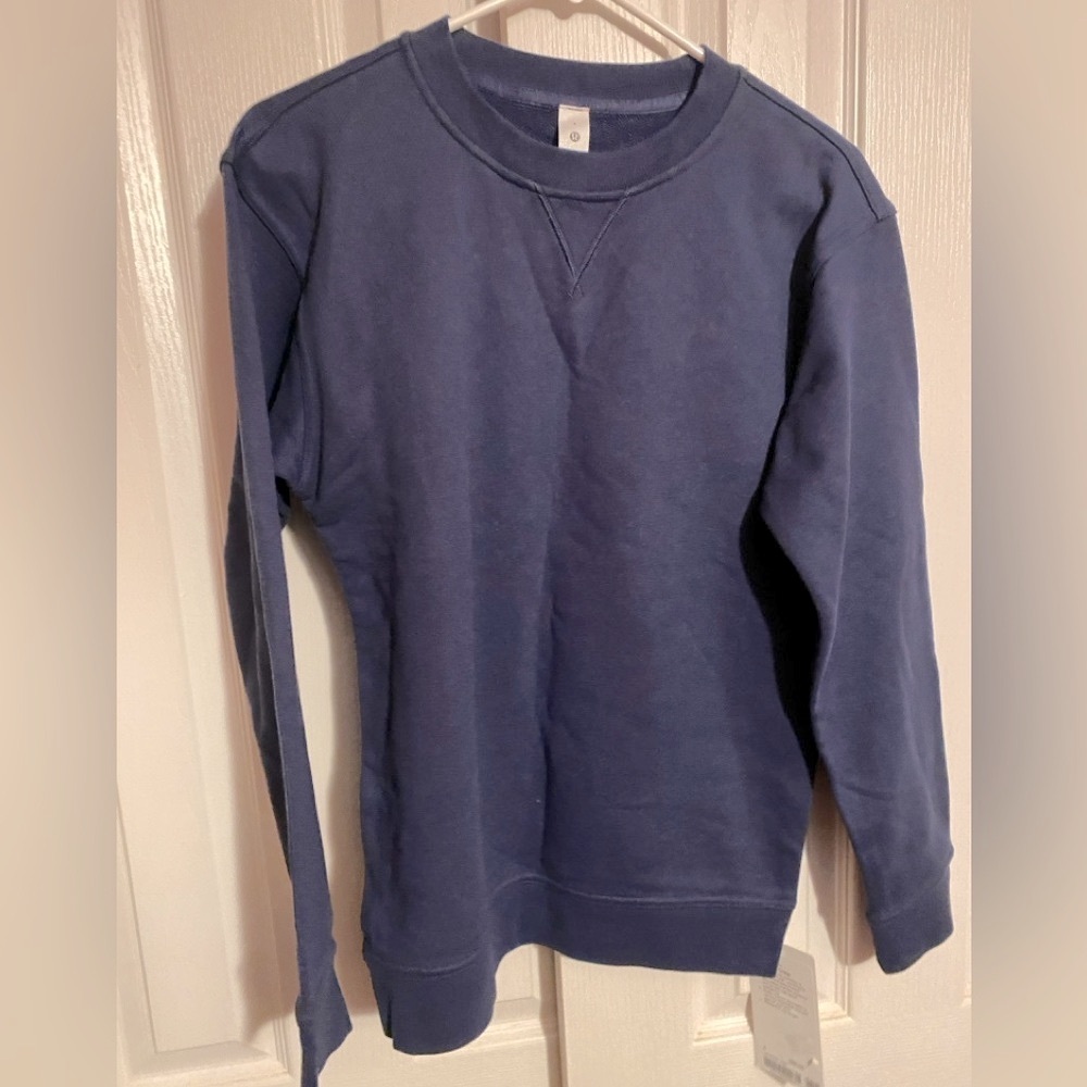 (259.)  Lululemon All Yours Crew